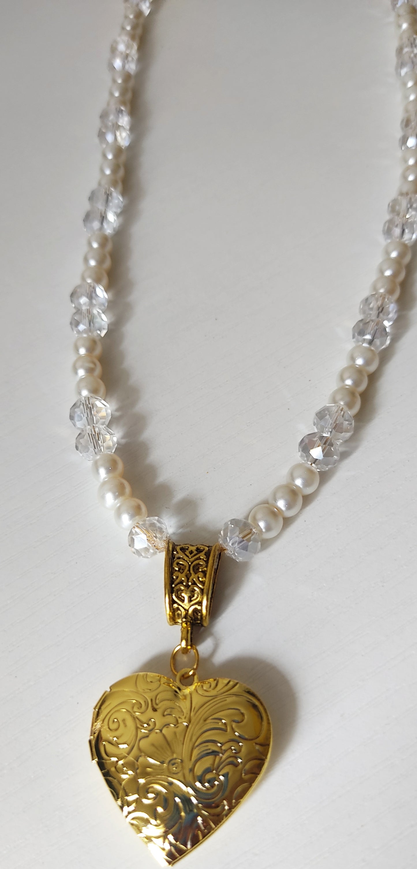 Elegant Pearl Crystal Heart Locket Necklace – 18K Gold Tone