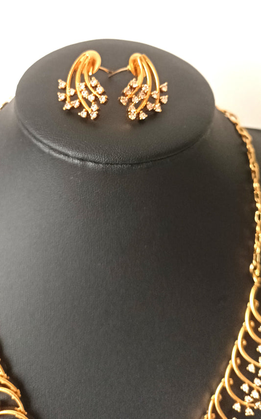 Radiant Bud Cluster Gold-Plated Necklace Set with Coordinating Earrings