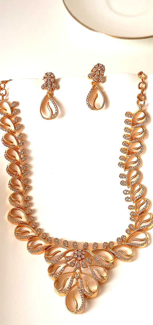 Elegant Paisley Gold-Plated Necklace Set with Matching Earrings