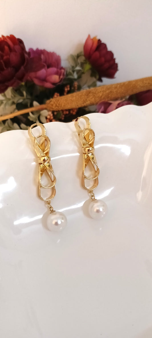 Gold Ribbon Loop Drop Earrings with Pearl (L-6.5 cm)