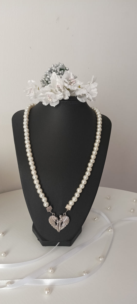 Elegant Pearl Beaded Chain with Magnetically Detachable Wing Heart Pendant - Personally Handcrafted