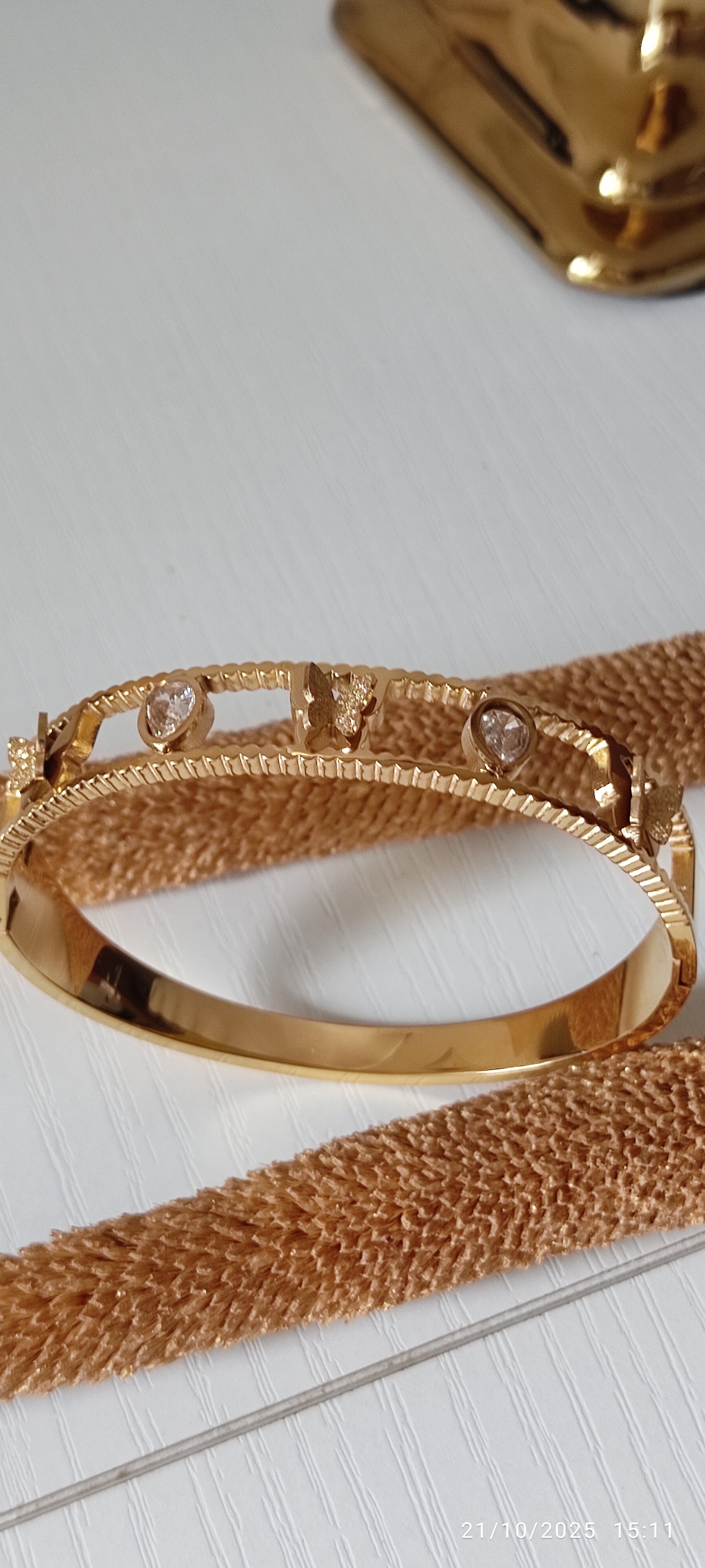 Butterfly Motif Gold-Plated Open Bangle Bracelet – Elegant Crystal Accents