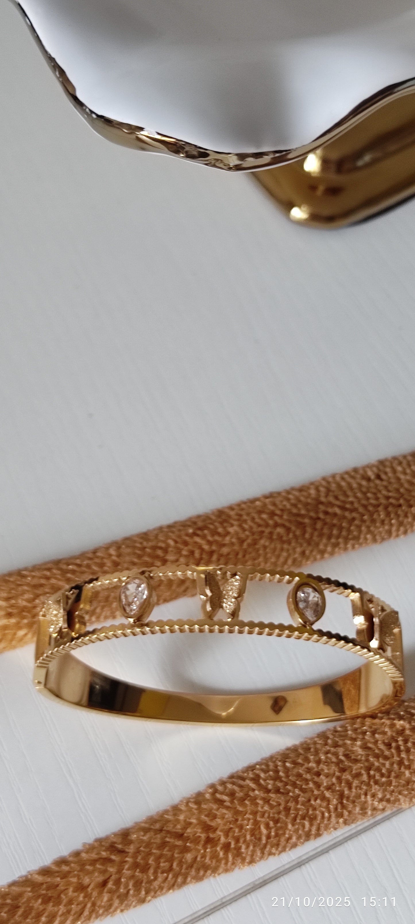 Butterfly Motif Gold-Plated Open Bangle Bracelet – Elegant Crystal Accents
