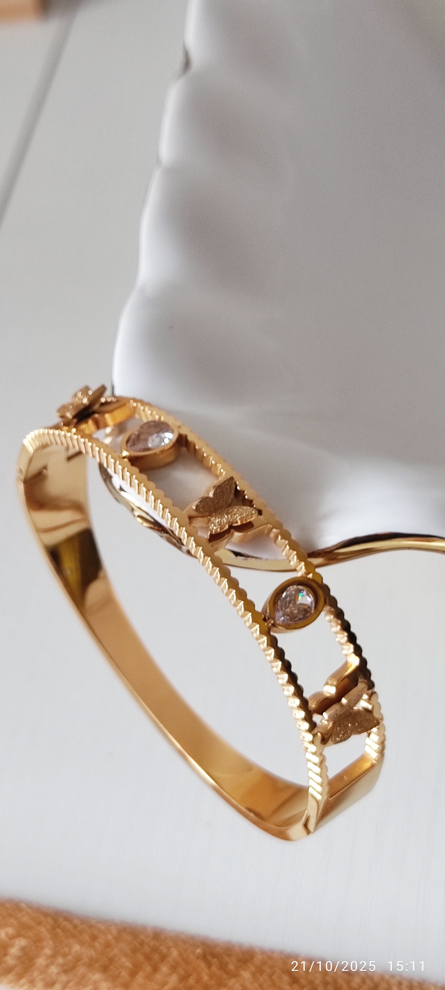 Butterfly Motif Gold-Plated Open Bangle Bracelet – Elegant Crystal Accents