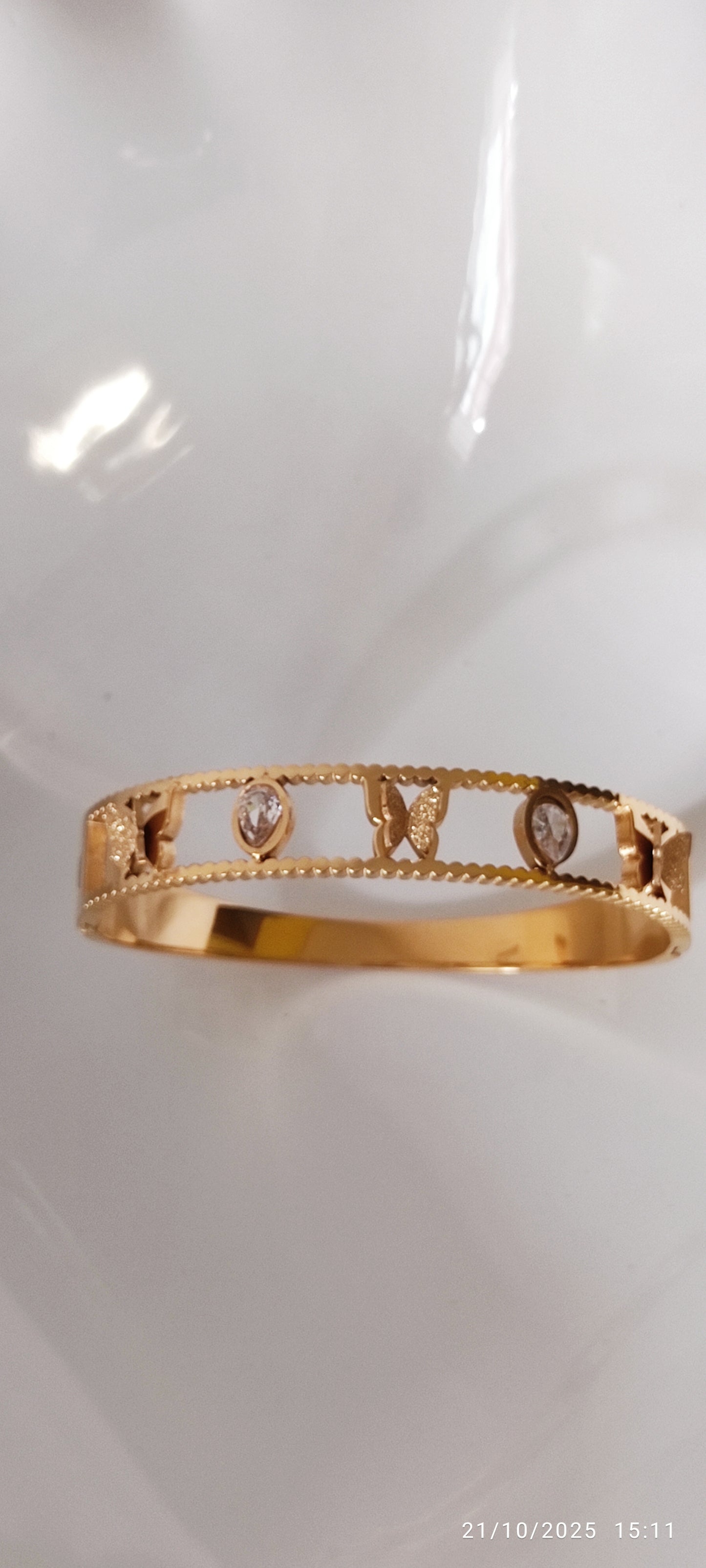 Butterfly Motif Gold-Plated Open Bangle Bracelet – Elegant Crystal Accents