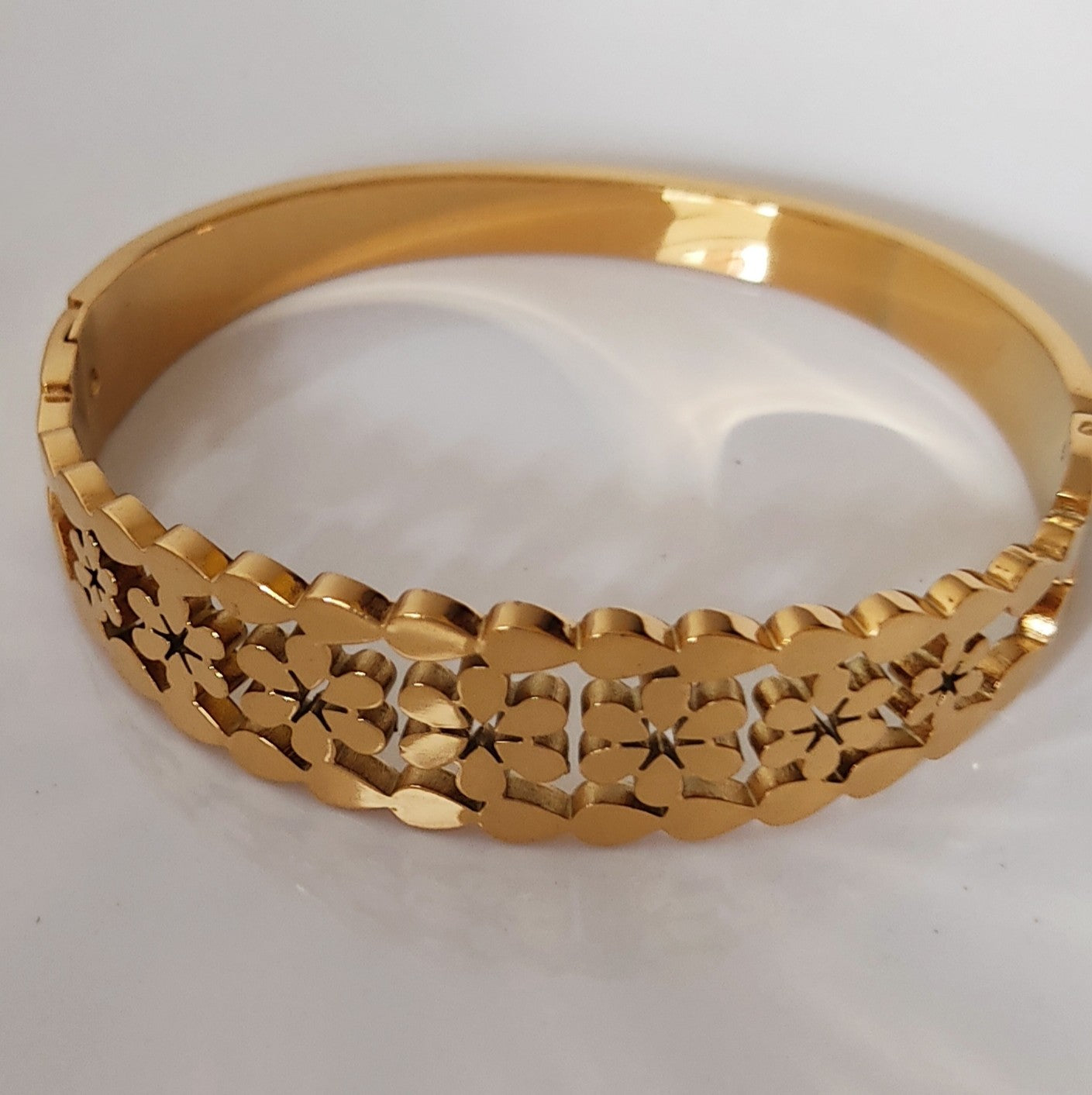 Floral Lace Gold-Plated Bangle Bracelet