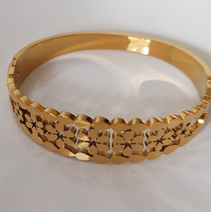 Floral Lace Gold-Plated Bangle Bracelet
