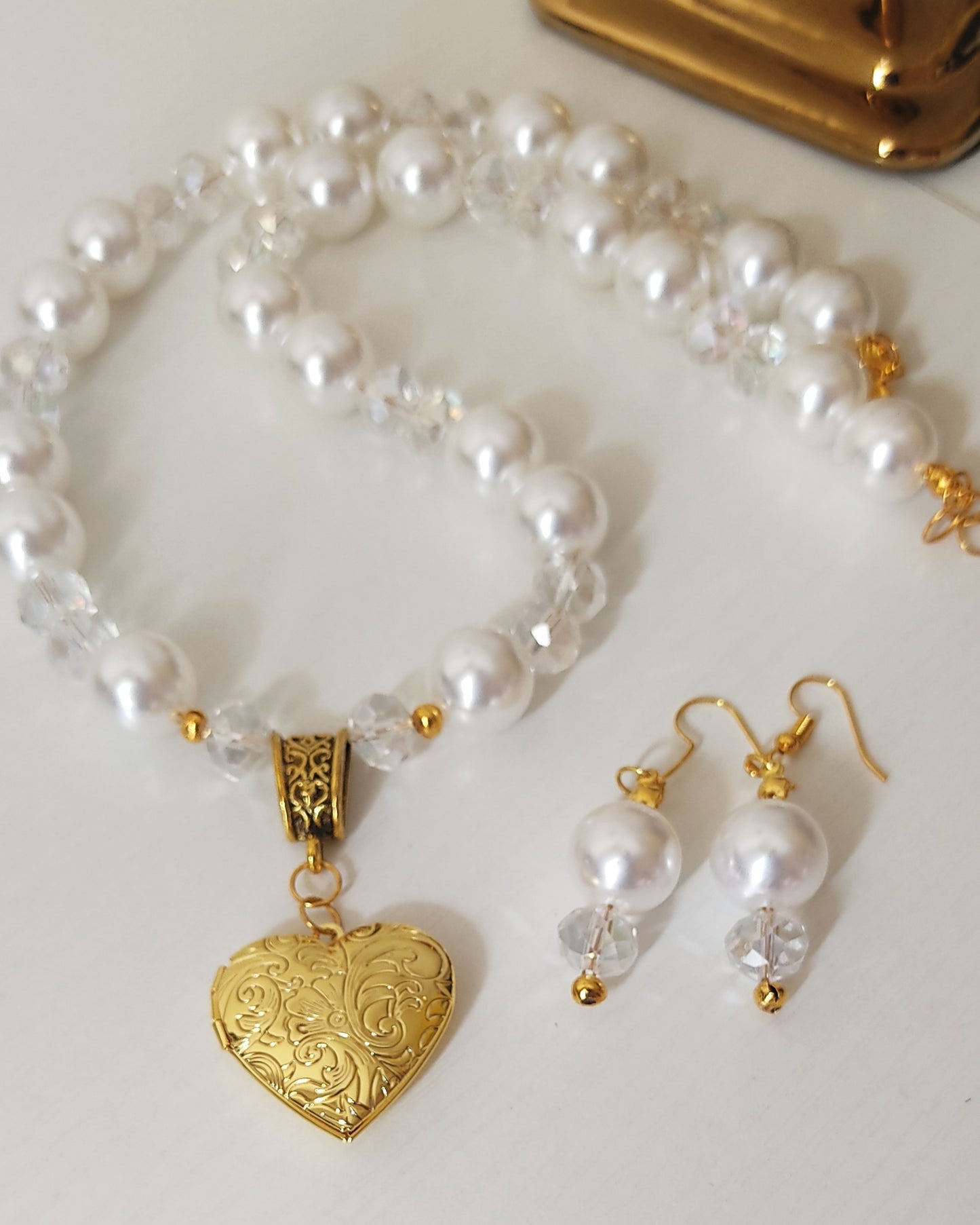 Elegant Pearl Heart Locket Necklace Set – 18K Gold Tone