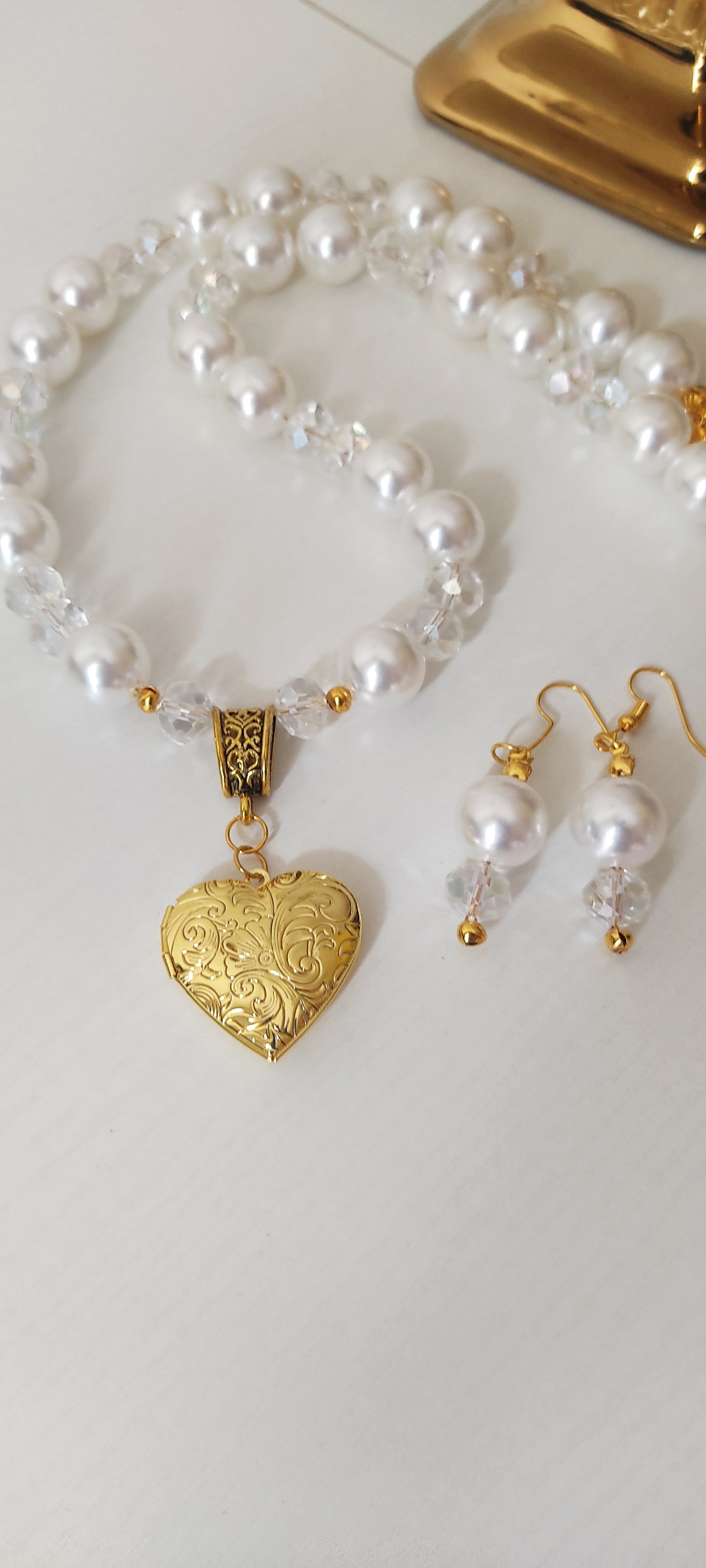 Elegant Pearl Heart Locket Necklace Set – 18K Gold Tone