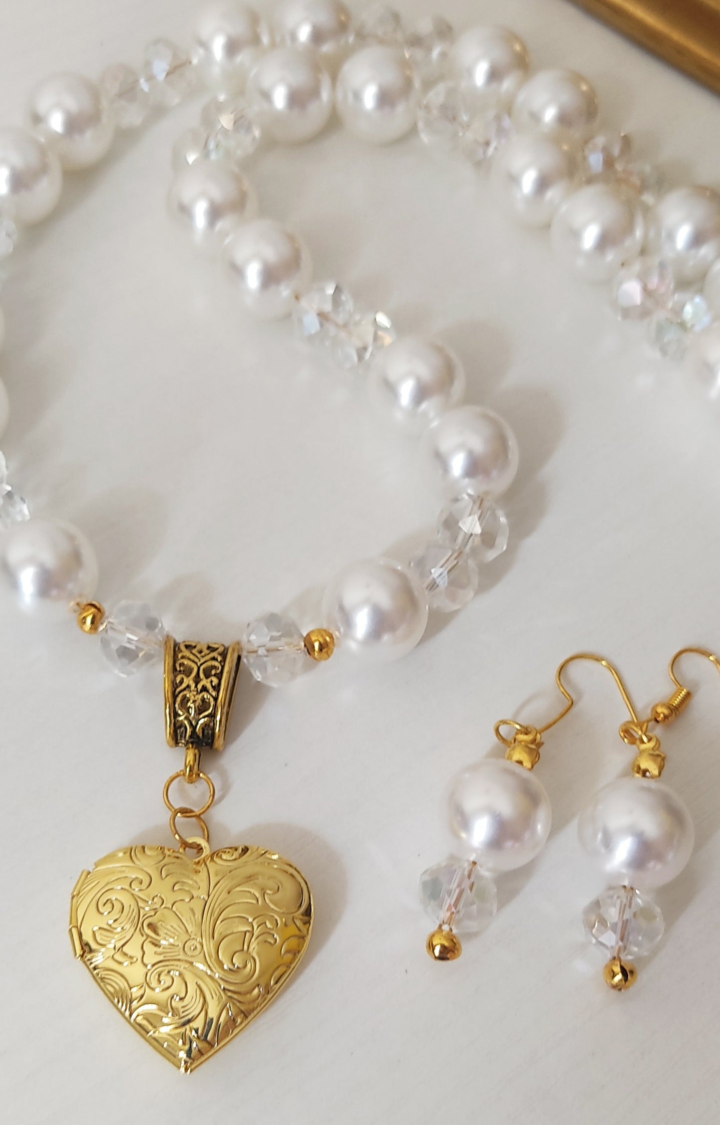 Elegant Pearl Heart Locket Necklace Set – 18K Gold Tone