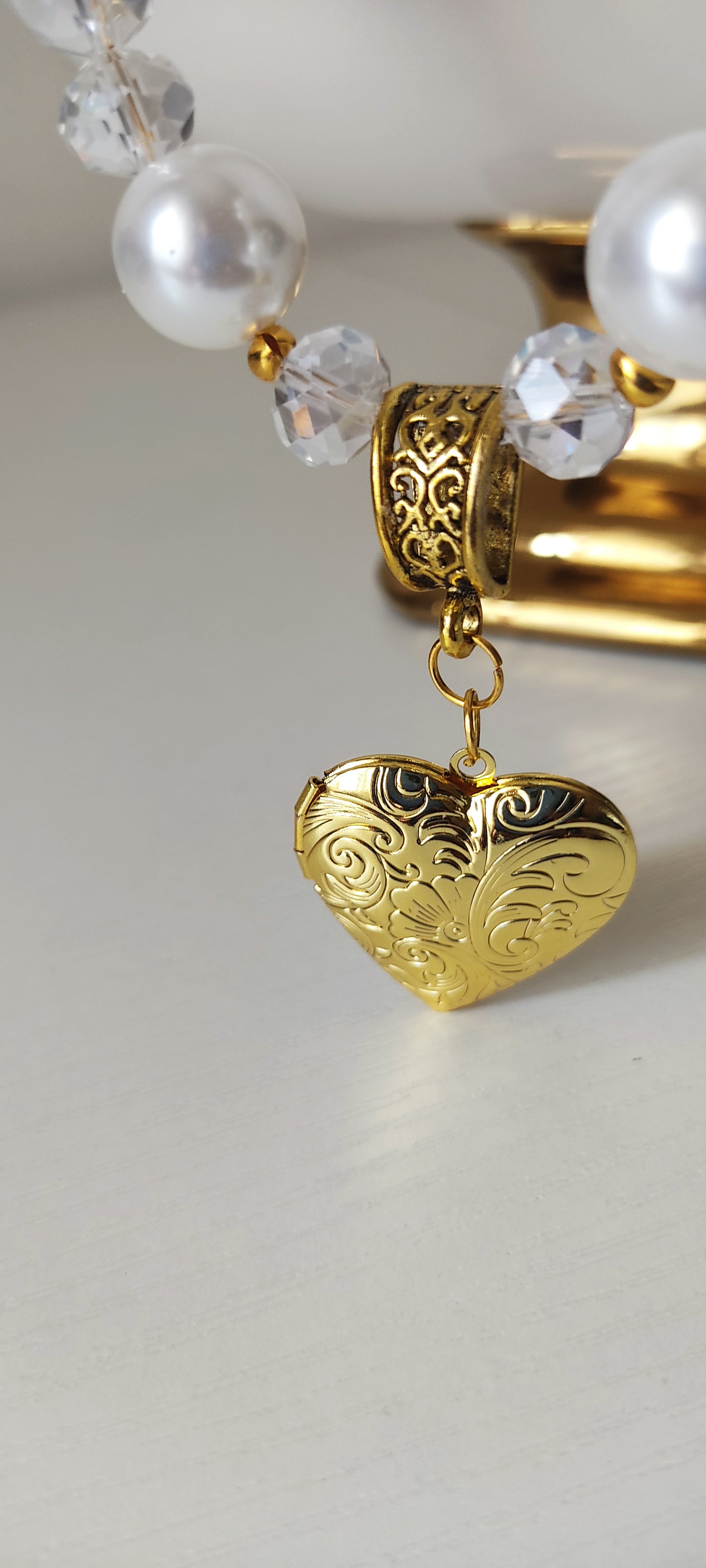 Elegant Pearl Heart Locket Necklace Set – 18K Gold Tone