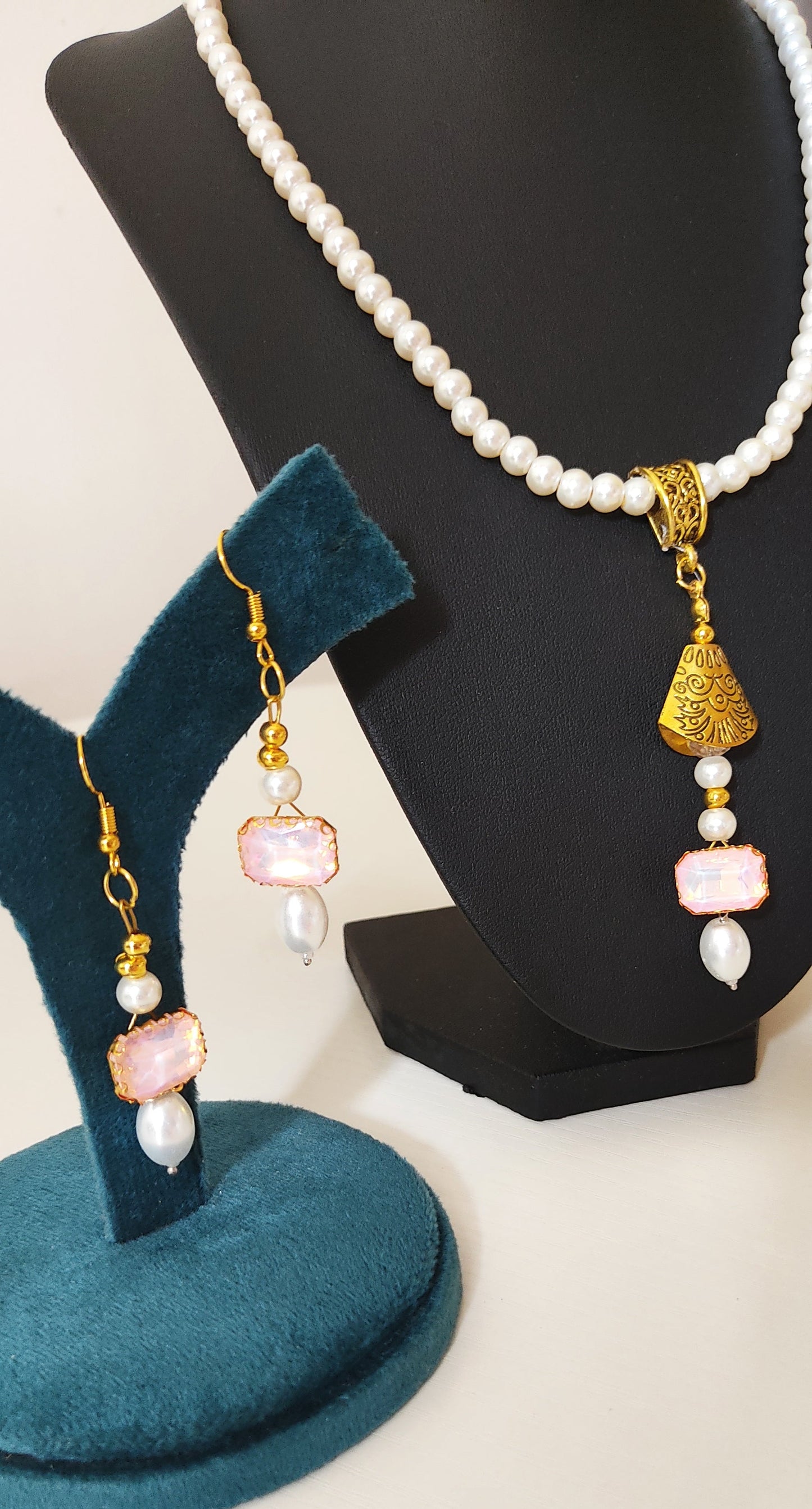 Pink Opal Crystal Pendant Pearl Necklace Set with Matching Earrings – Gold Tone