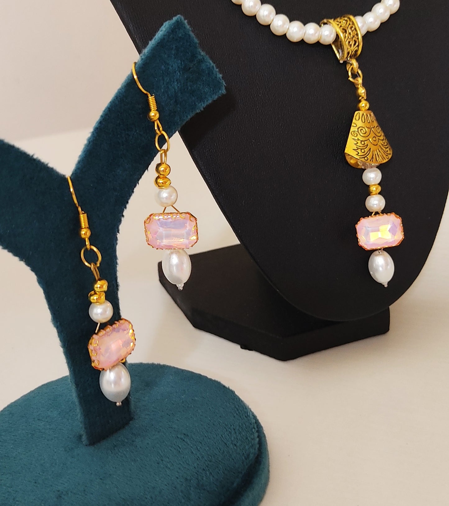 Pink Opal Crystal Pendant Pearl Necklace Set with Matching Earrings – Gold Tone