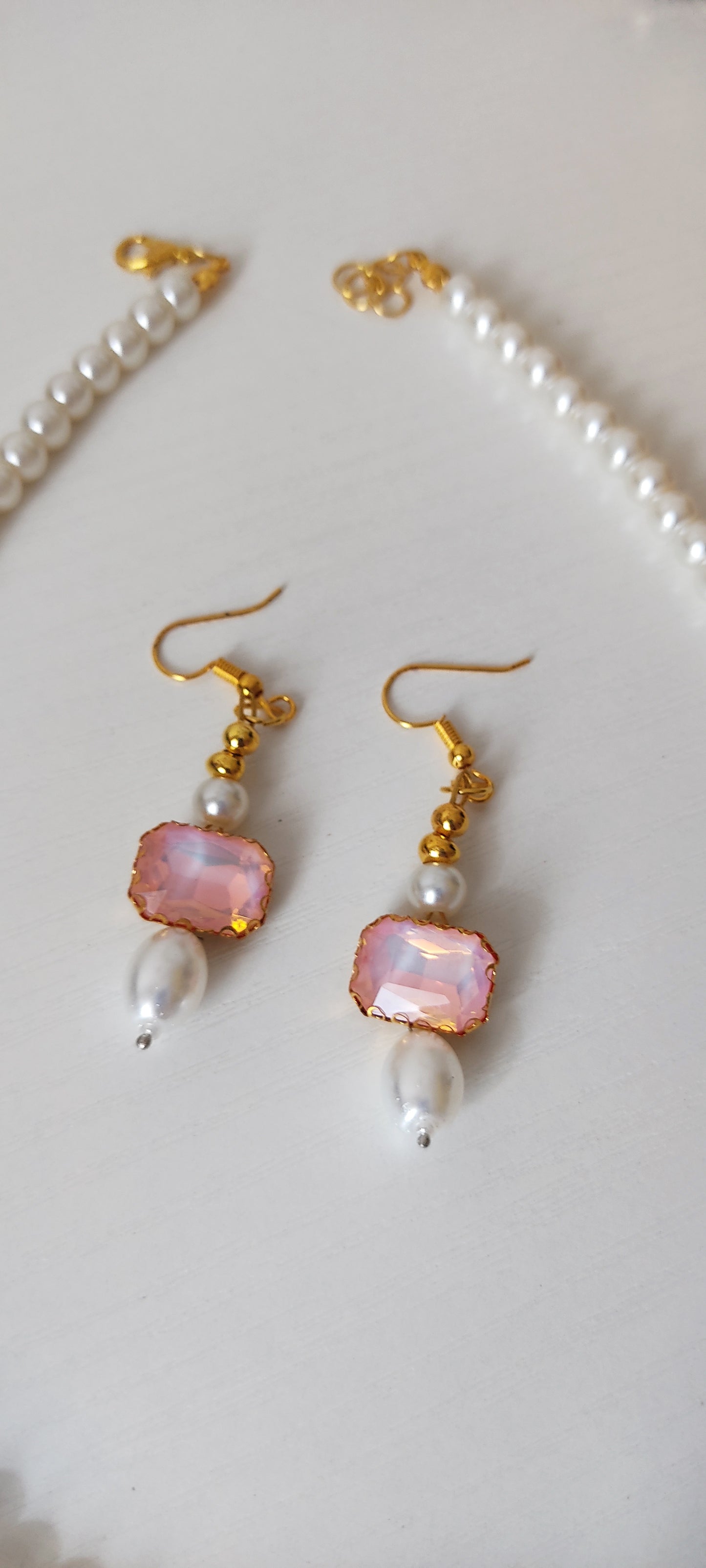 Pink Opal Crystal Pendant Pearl Necklace Set with Matching Earrings – Gold Tone