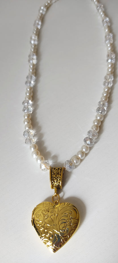 Elegant Pearl Crystal Heart Locket Necklace – 18K Gold Tone