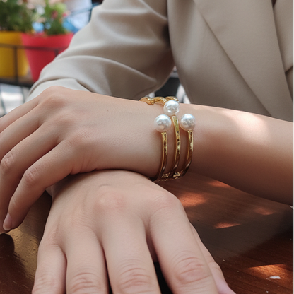 Elegant Gold-Plated Adjustable Pearl Bracelet – Modern Statement Jewellery