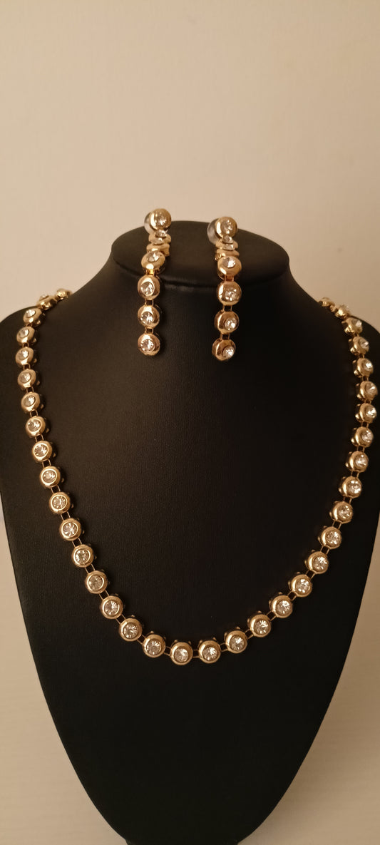 Sparkling Clear Stones Necklace Set