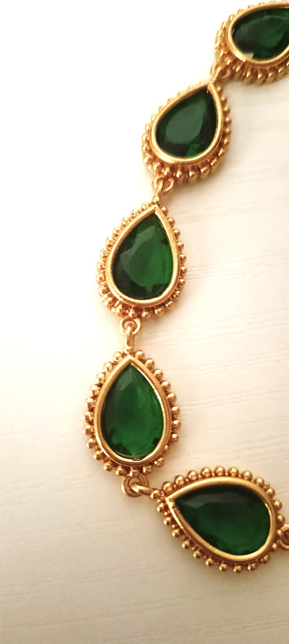 Elegant Green Stone Necklace Set with Earrings