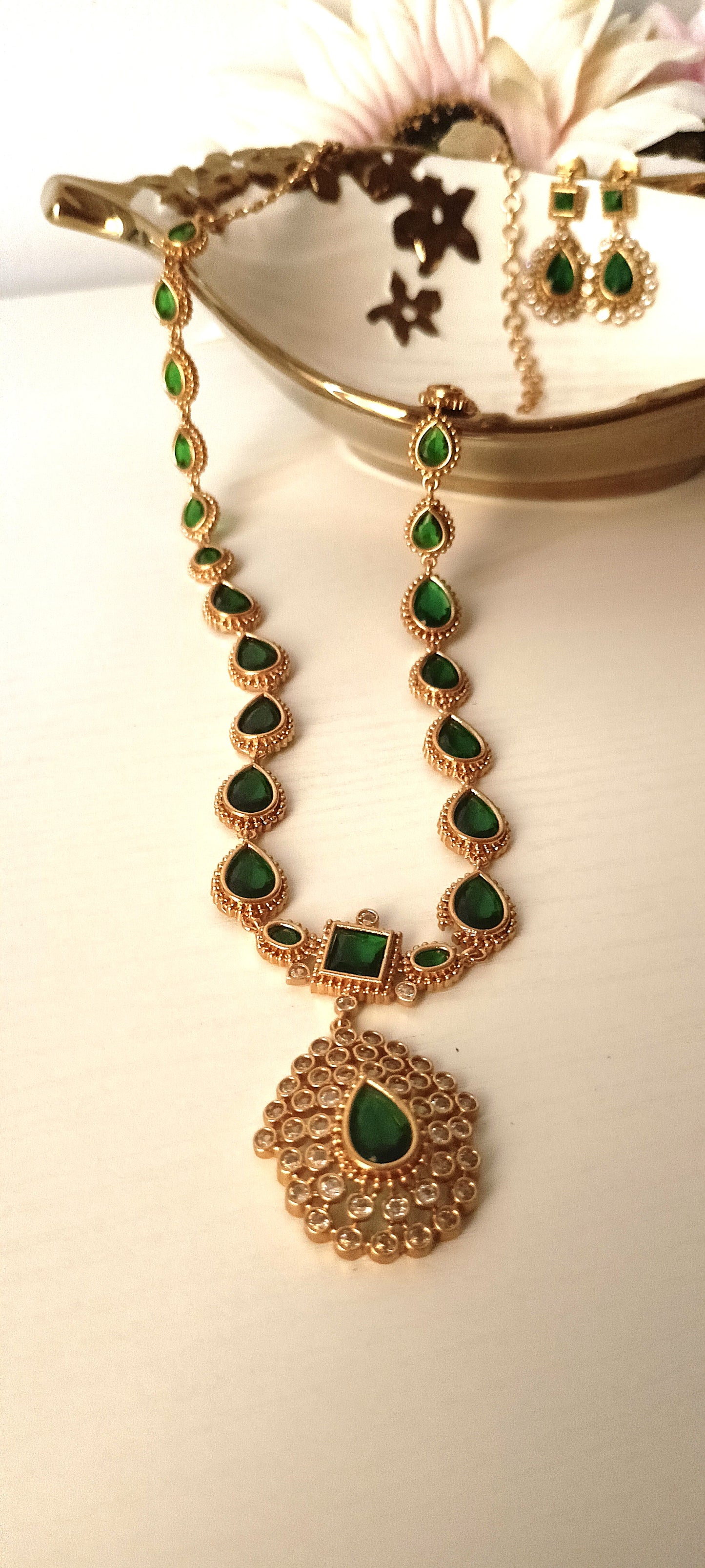 Elegant Green Stone Necklace Set with Earrings