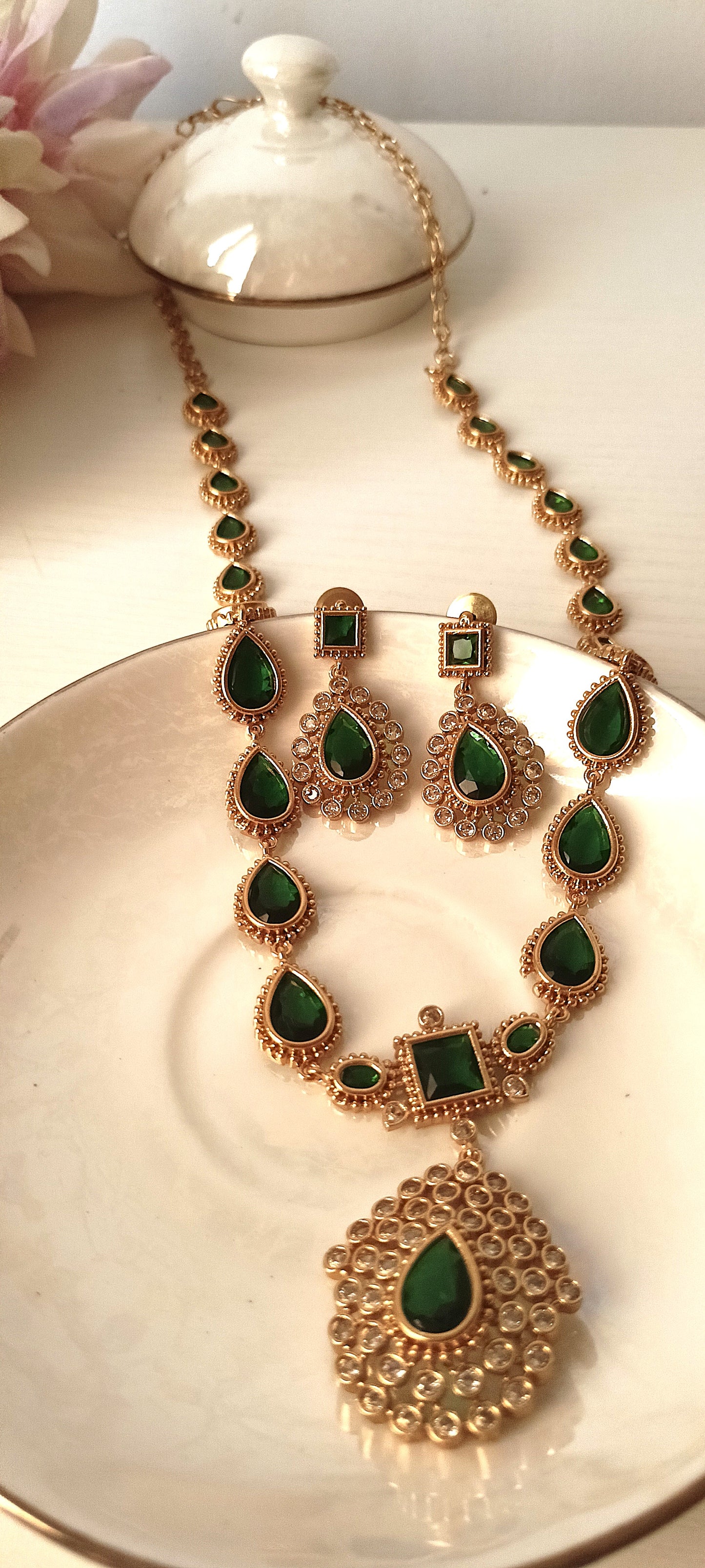 Elegant Green Stone Necklace Set with Earrings