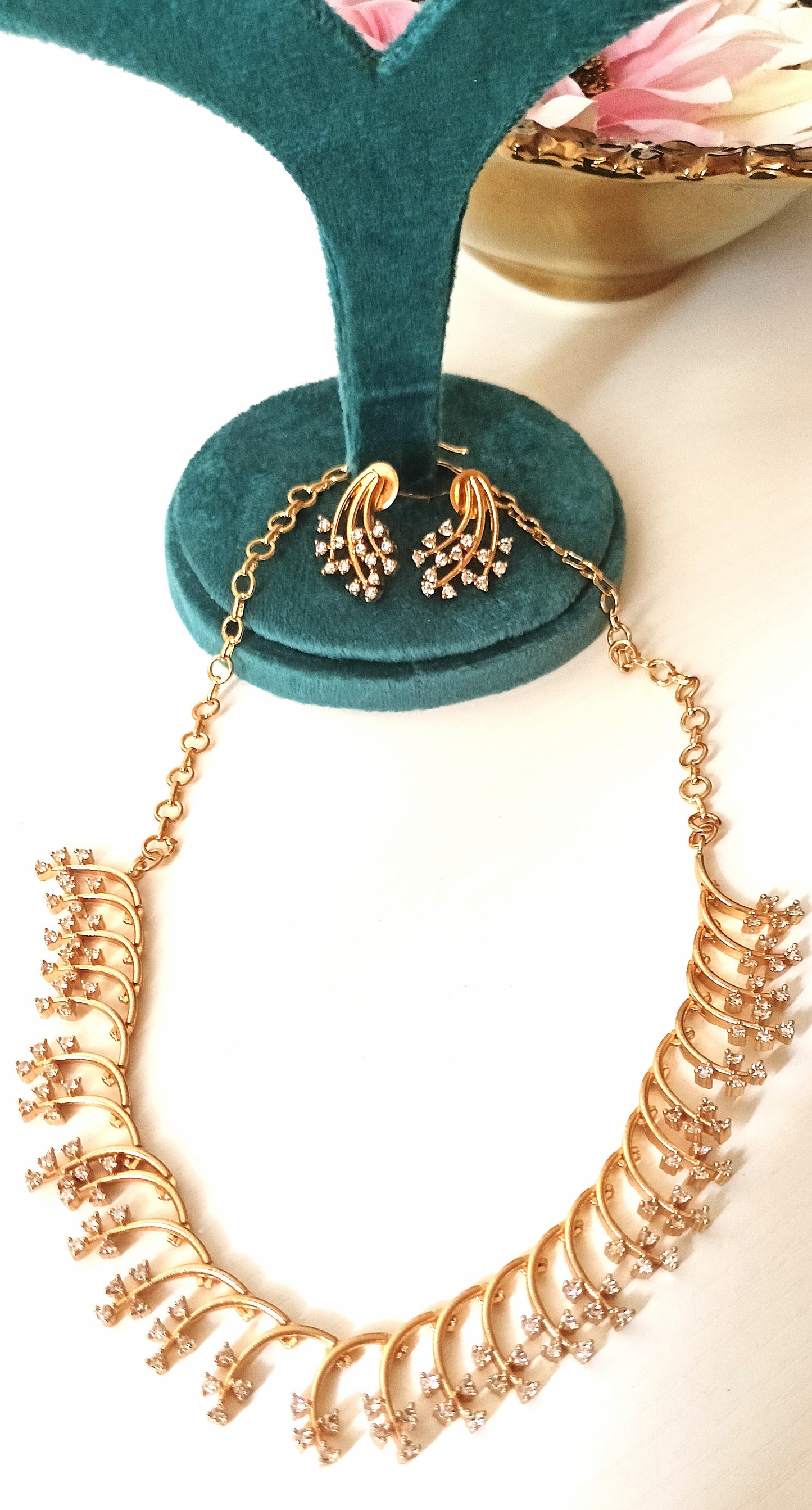 Radiant Bud Cluster Gold-Plated Necklace Set with Coordinating Earrings
