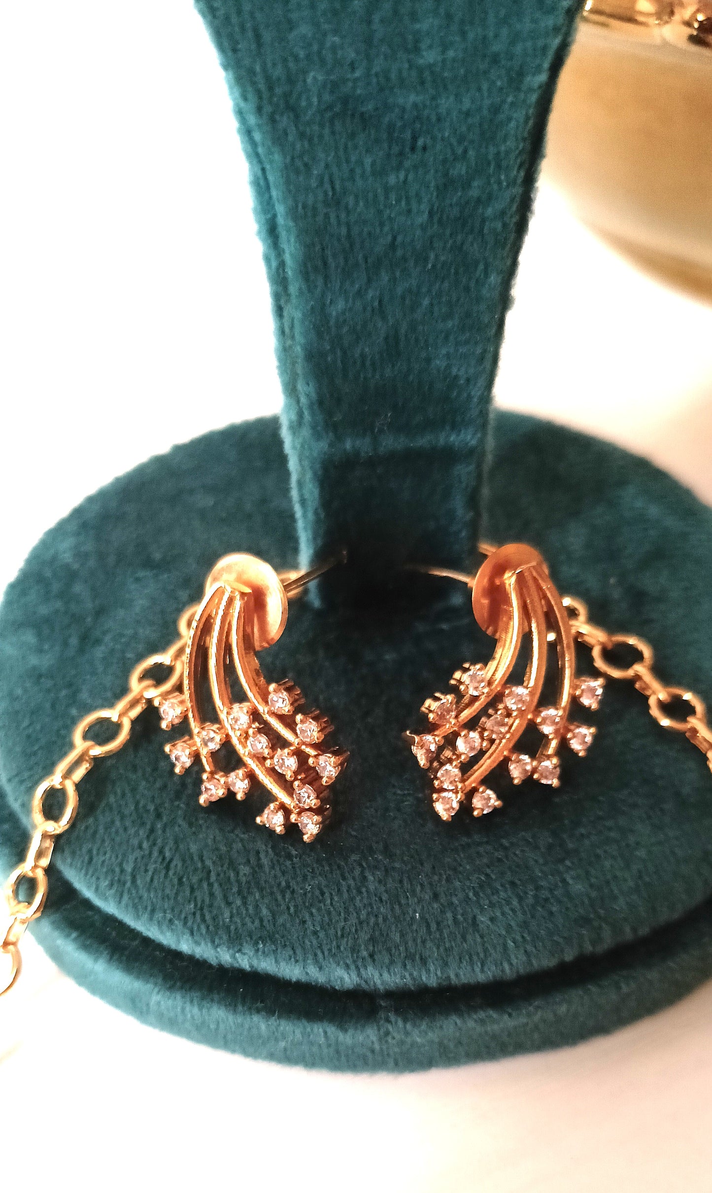 Radiant Bud Cluster Gold-Plated Necklace Set with Coordinating Earrings