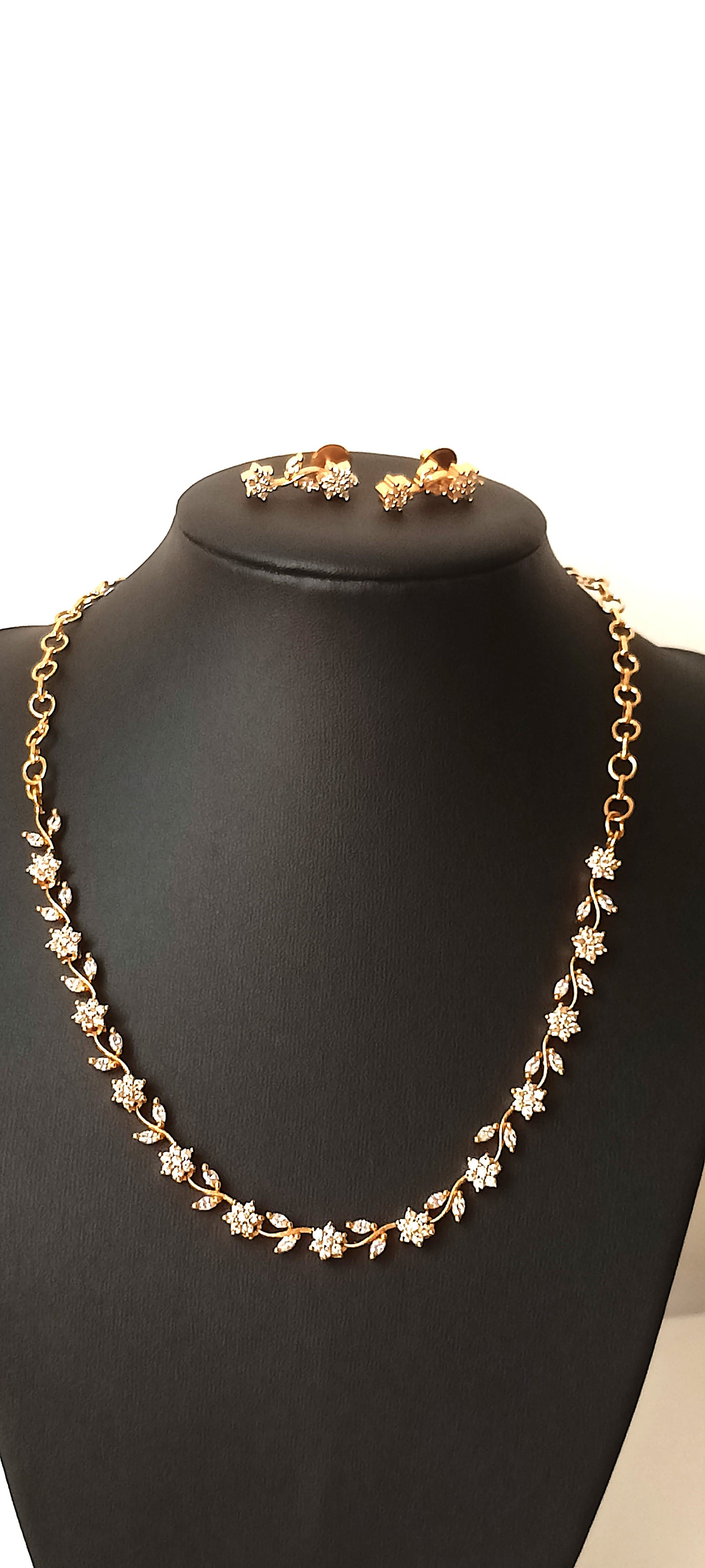 Elegant Gold-Plated Floral Necklace Set with Earrings