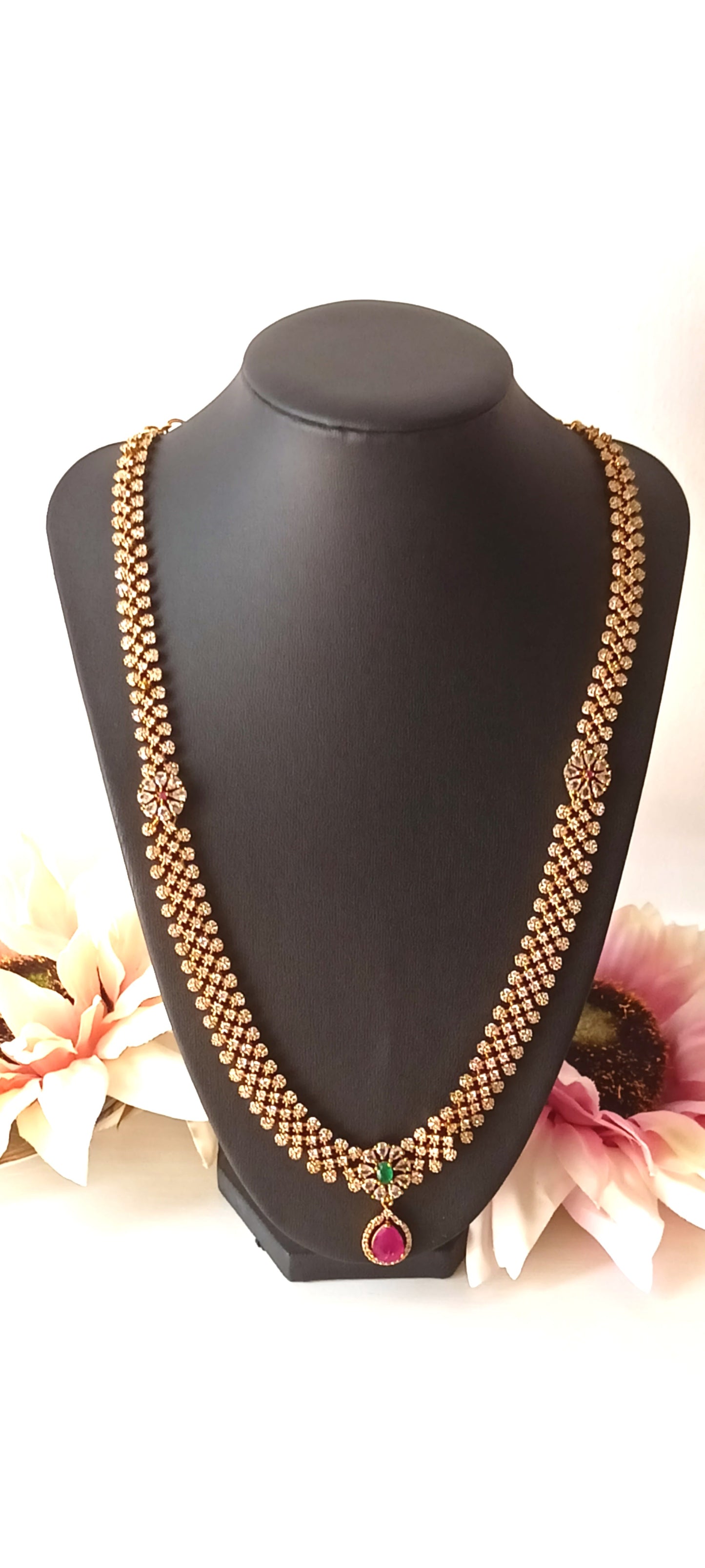 Classic Royal Necklace Set with Green & Pink Stones