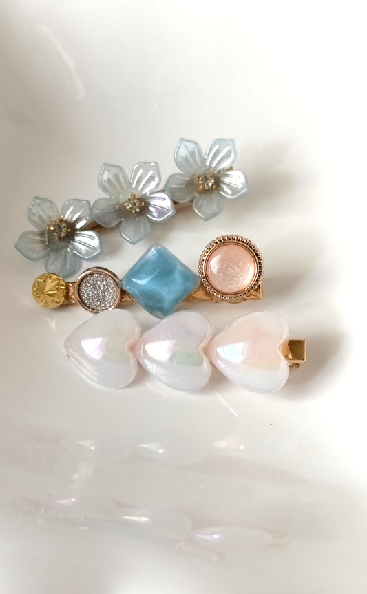 Heart & Crystal Flower Hair Clip Set – Pastel Blue & Pearl