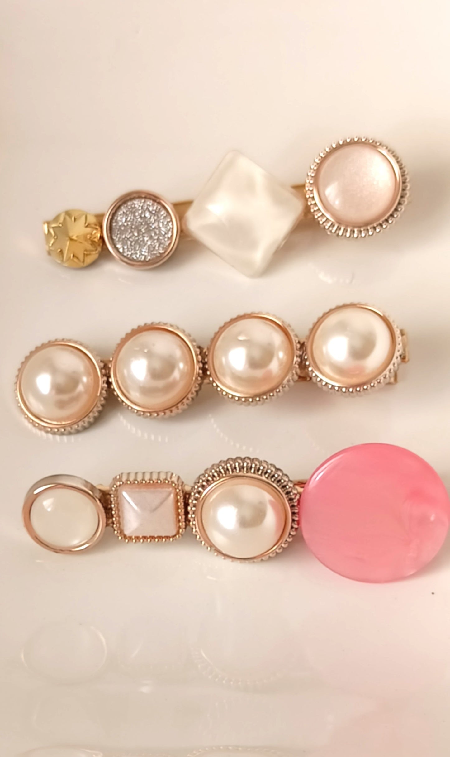 Elegant Pearl & Pink Accent Hair Clip Set – Vintage Glam Collection