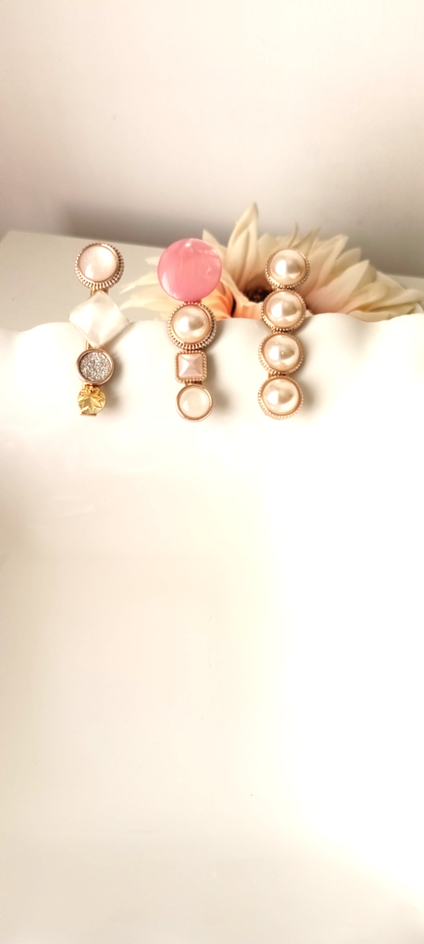 Elegant Pearl & Pink Accent Hair Clip Set – Vintage Glam Collection