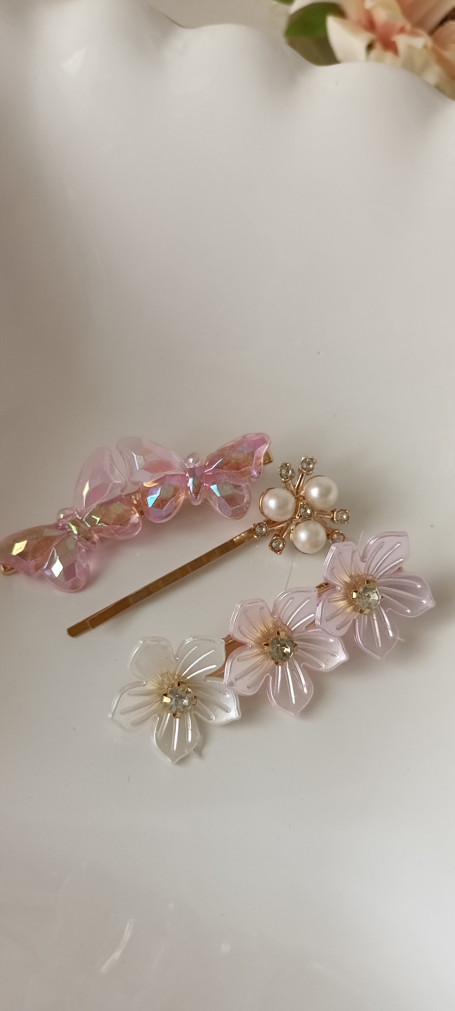Crystal Butterfly & Blossom Pearl Hair Clip Set – Iridescent Pastel Elegance