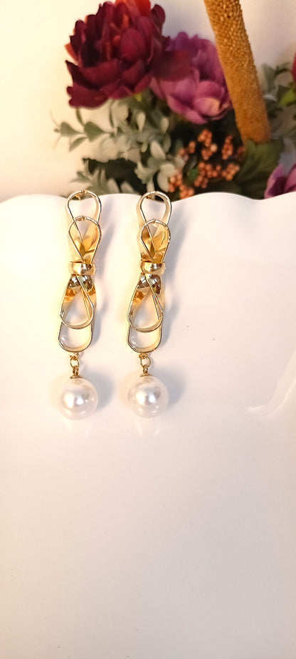 Gold Ribbon Loop Drop Earrings with Pearl (L-6.5 cm)