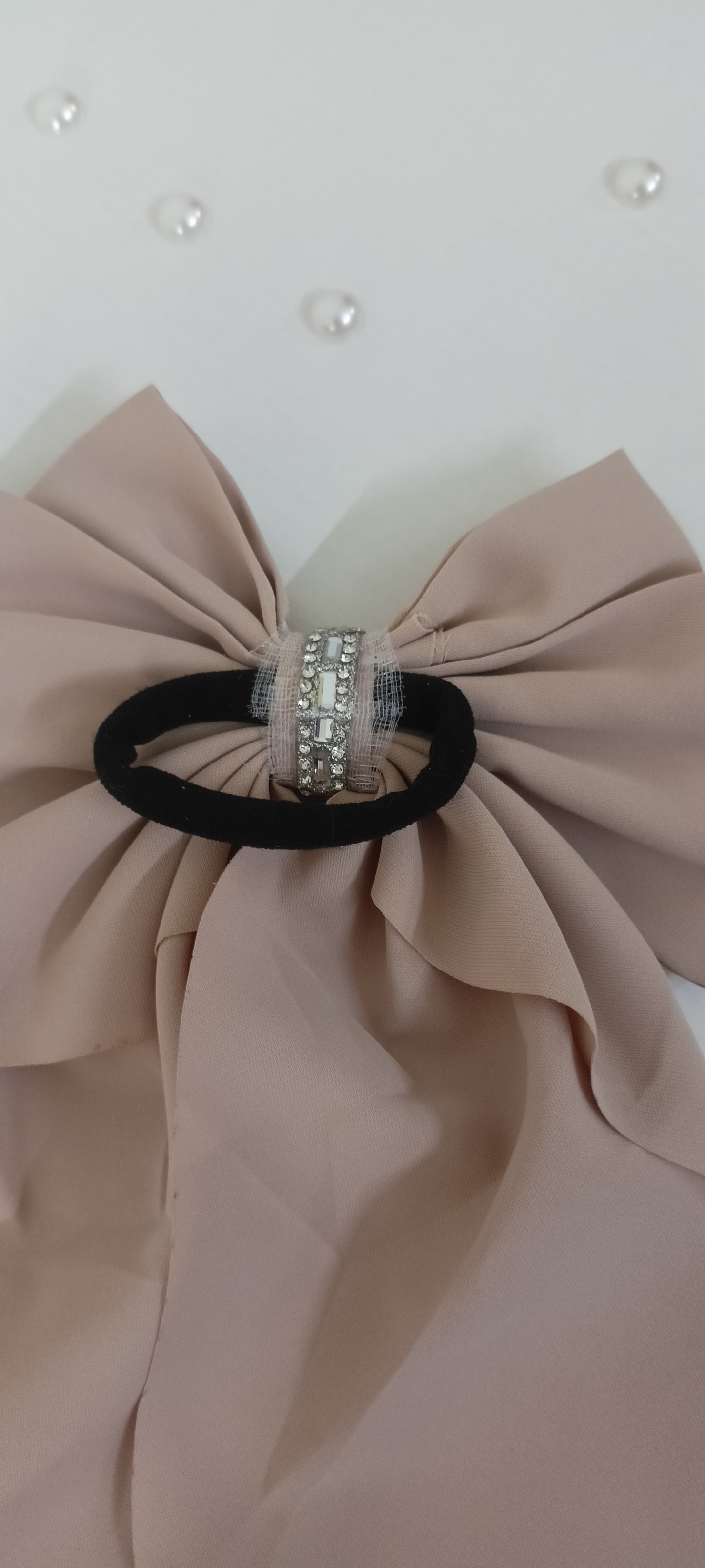 Elegant Pearl-Embellished Bow Hair Band