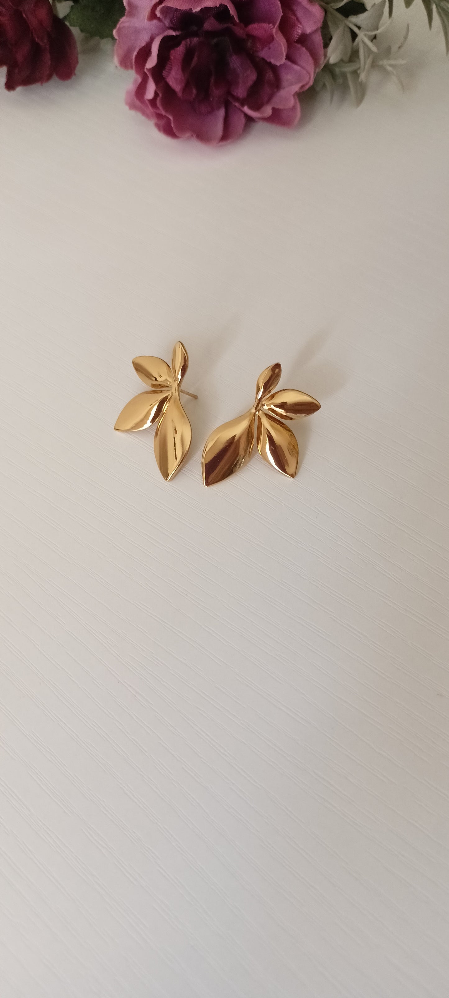 Elegant Leaf Design Gold-Tone Stud Earrings