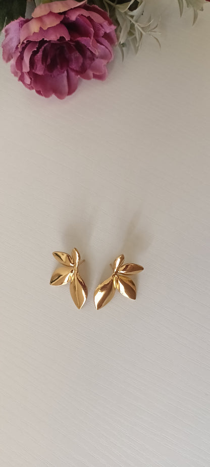 Elegant Leaf Design Gold-Tone Stud Earrings