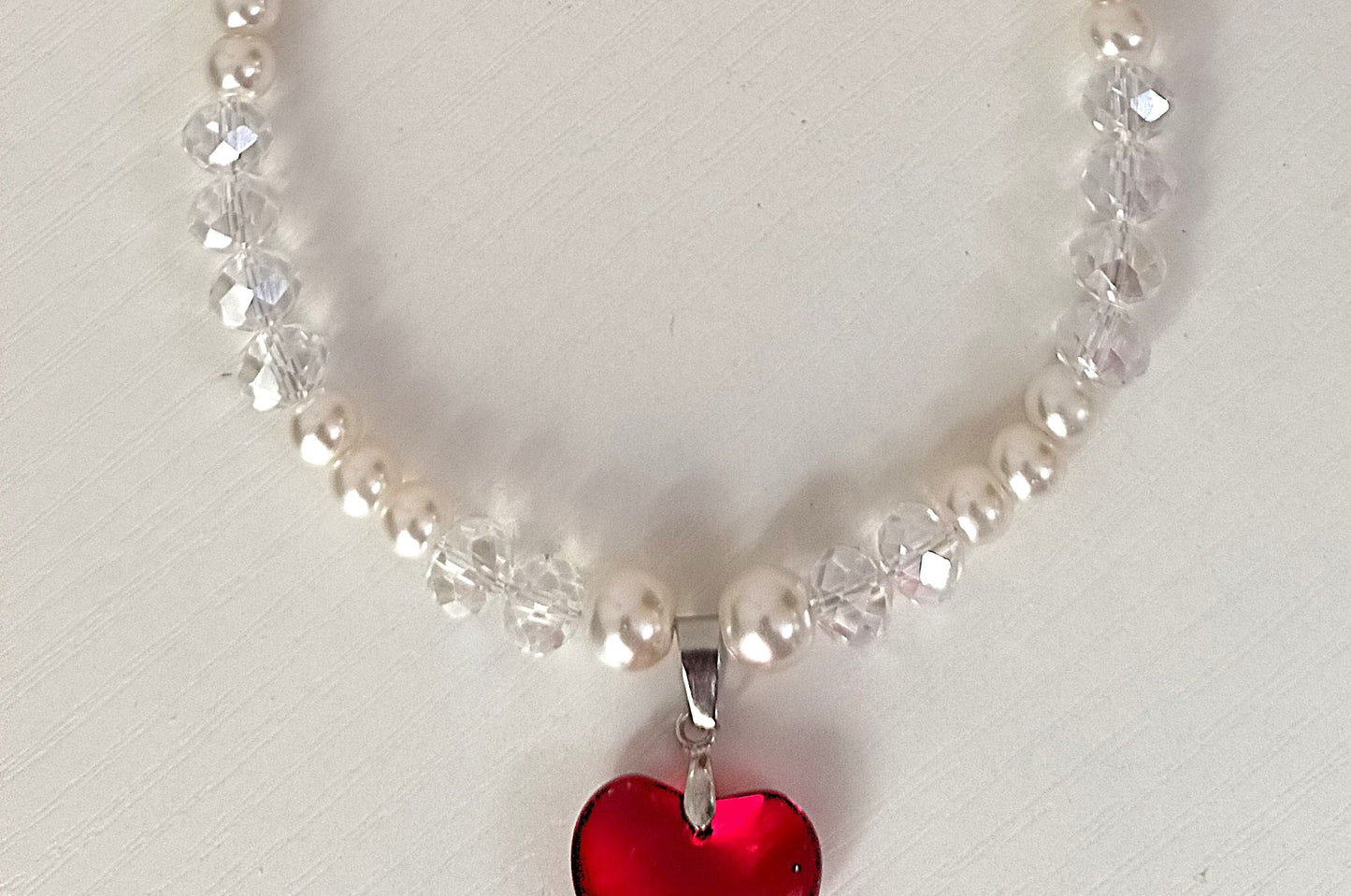 Elegant Pearl & Crystal Heart Necklace – Red Charm Pendant