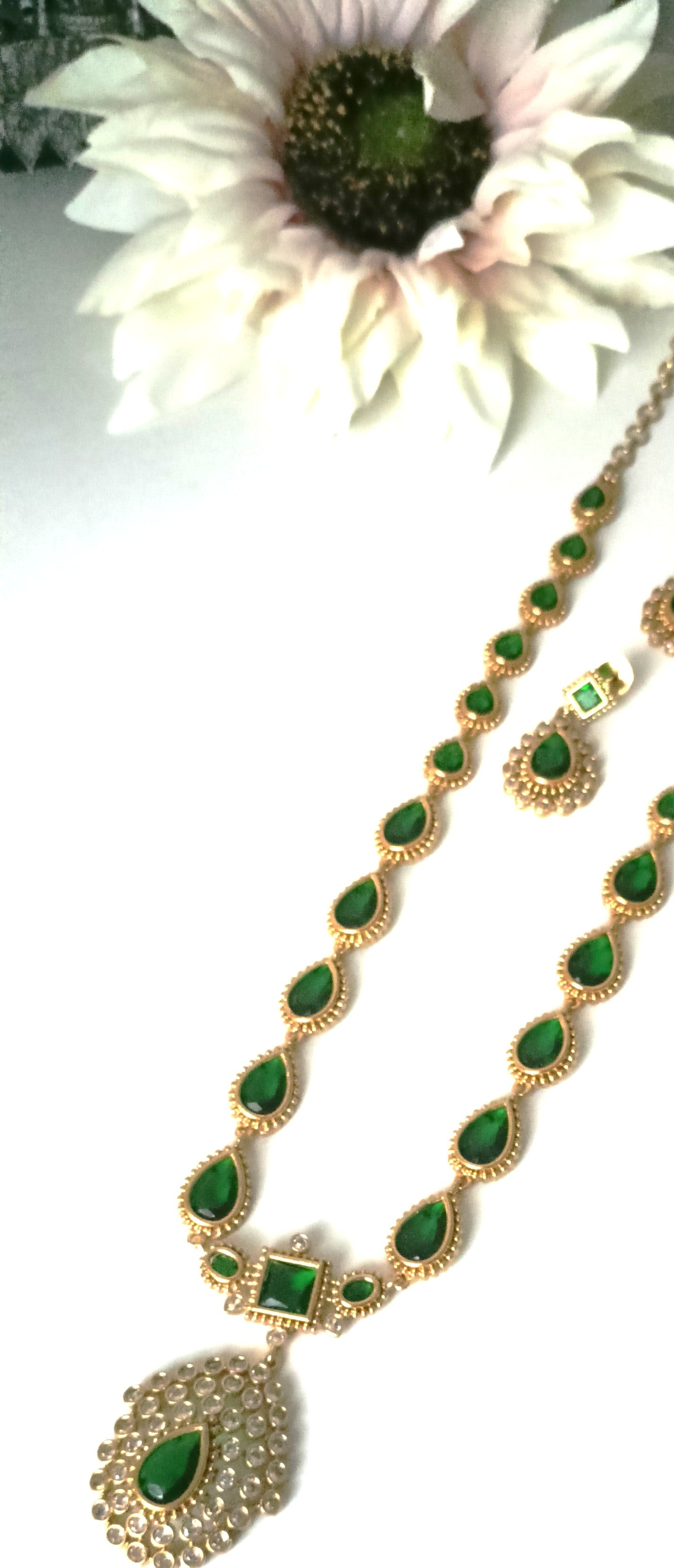 Elegant Green Stone Necklace Set with Earrings