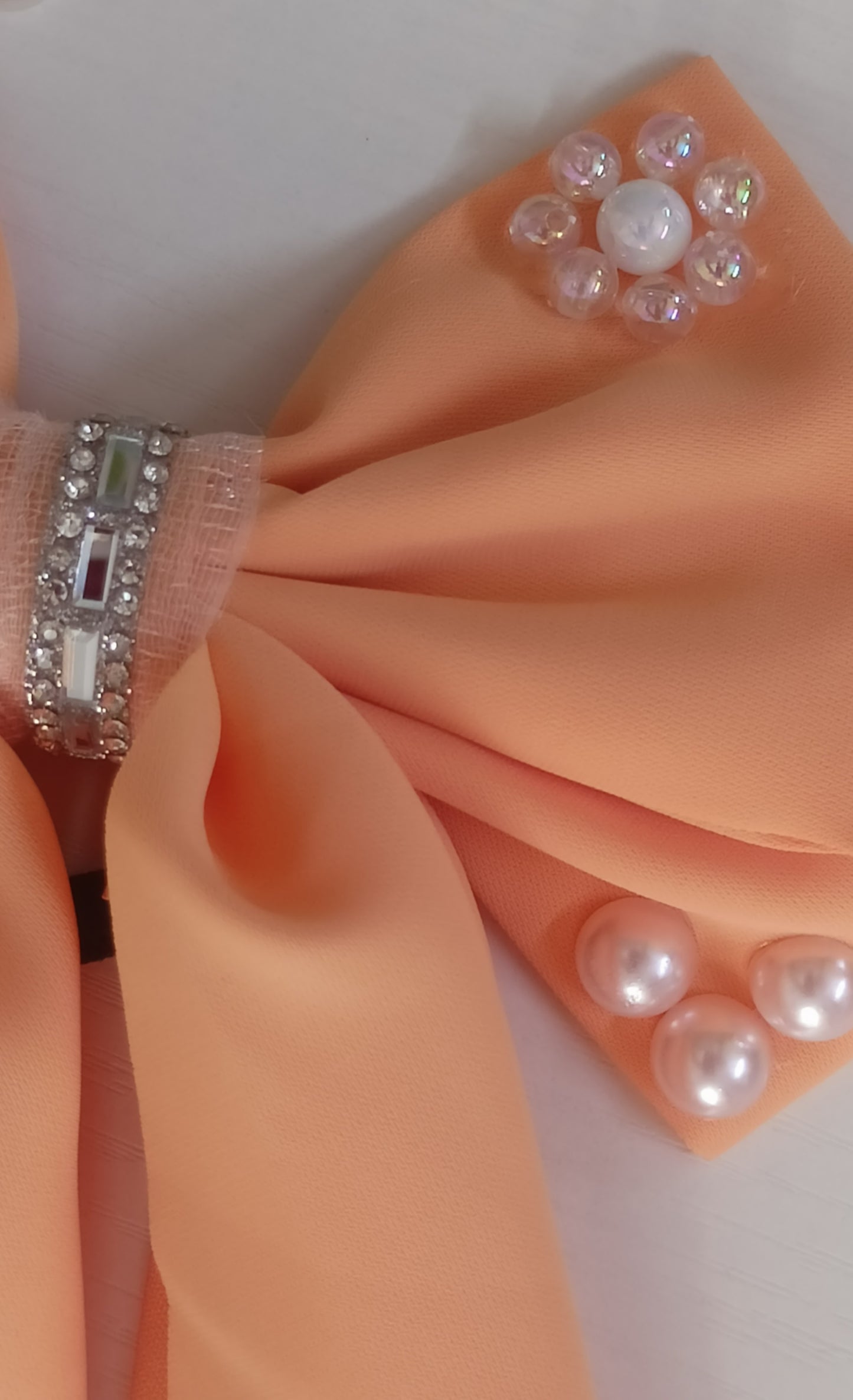 Elegant Pearl-Embellished Bow Hair Band