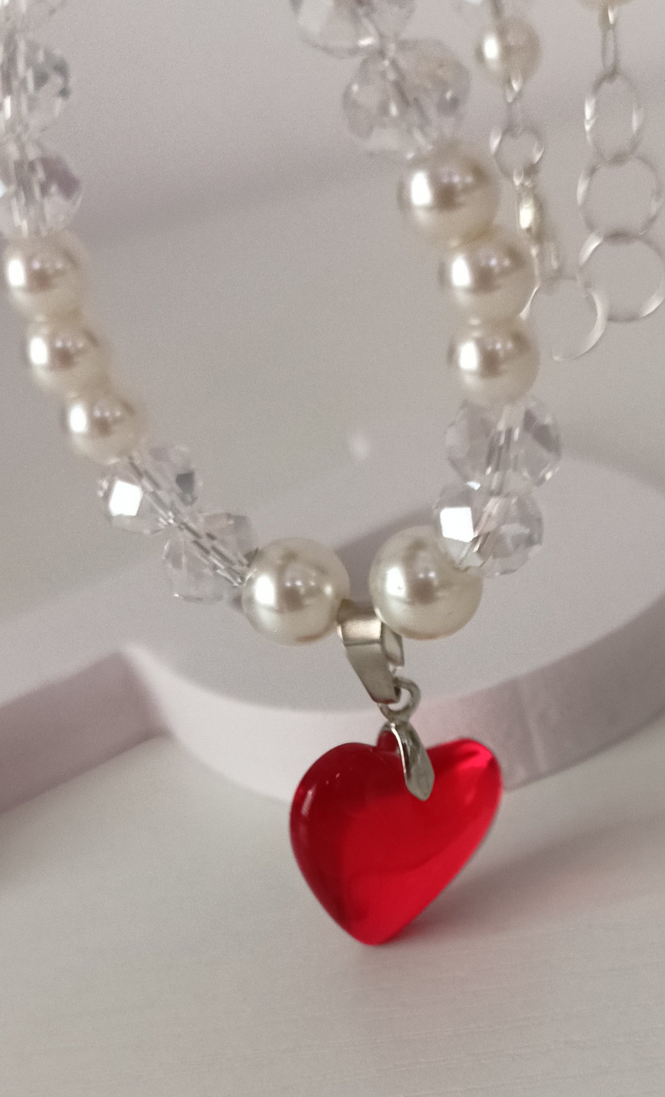 Elegant Pearl & Crystal Heart Necklace – Red Charm Pendant