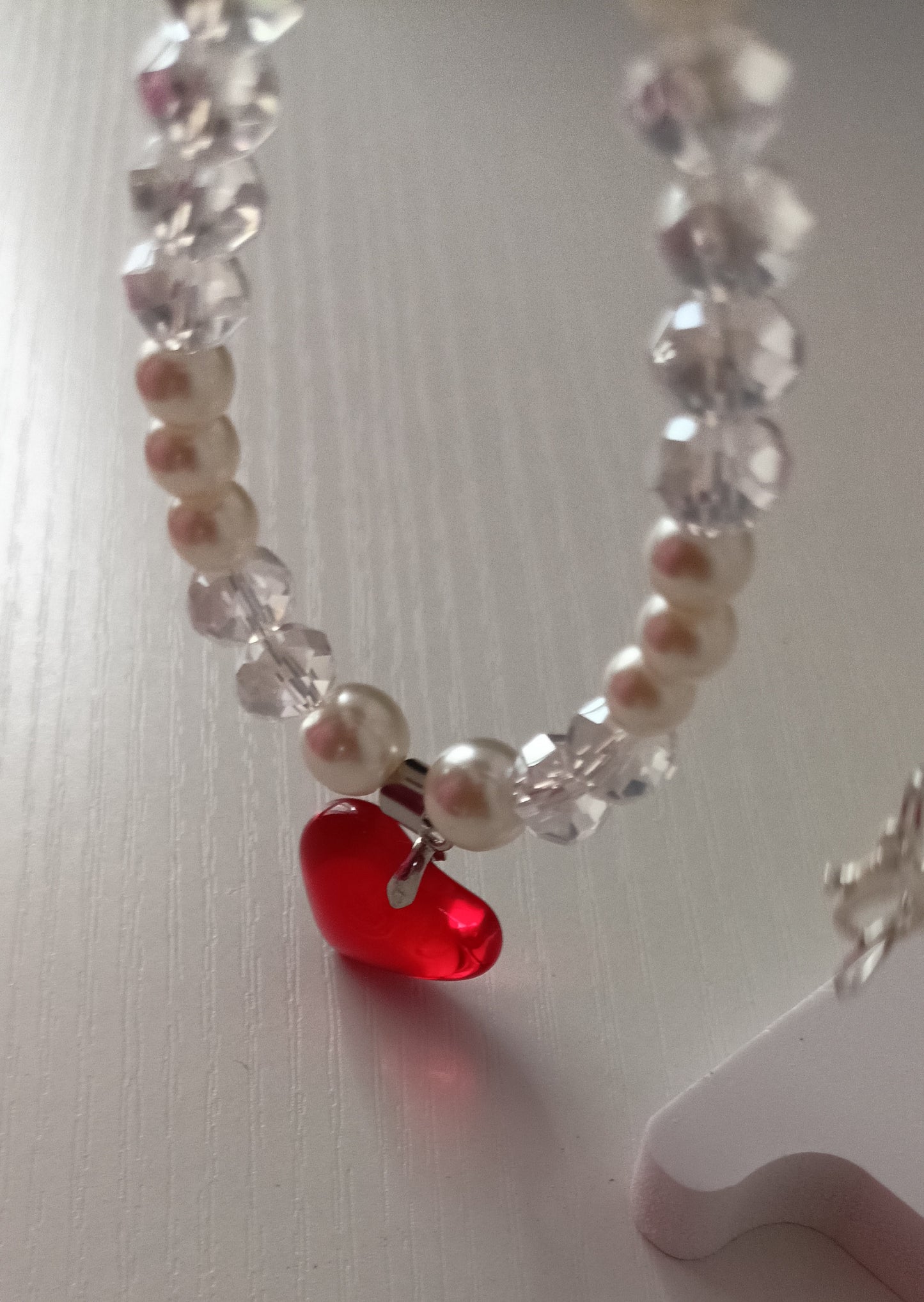 Elegant Pearl & Crystal Heart Necklace – Red Charm Pendant