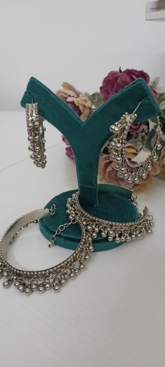 Adjustable Ghungraoo pair of Bangles with Chanbali Earrings